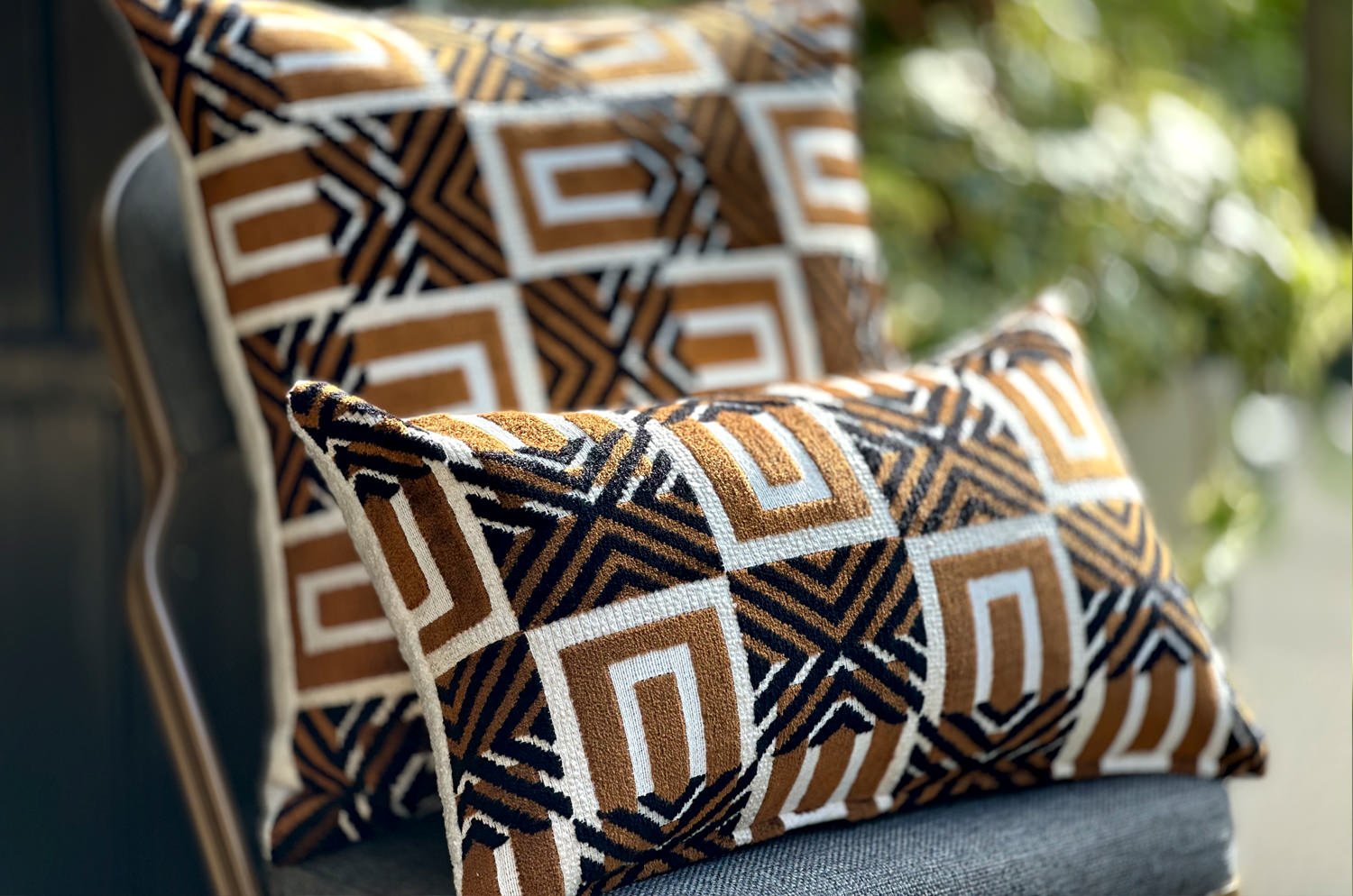 The Kenya ケニア ジャガードベルベット×ブークレ クッション 50×30cm 中材付 - HOUSE OF JAPAN Shop