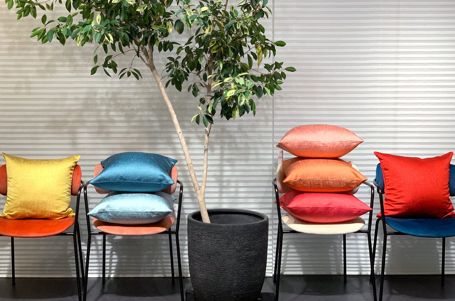 ムートン クッション LOVE 45×30cm ホワイト 白 ハンドメイド シープ