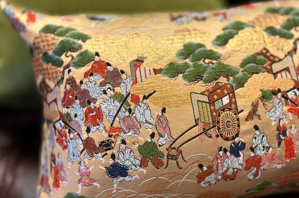 The Kyoto GOSHOGURUMA 平安御所車 西陣織クッション 60×30cm 中材付 - HOUSE OF JAPAN Shop