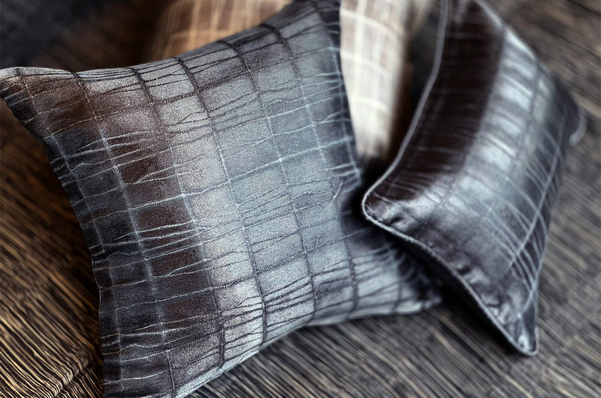 The LISBON SMOKED GREY アルマーニカーザ リスボン ジャカードクッション(スモーククローム) 45×30cm 中材付 - HOUSE OF JAPAN Shop
