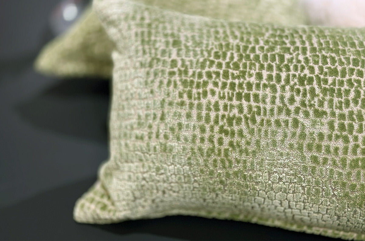 The MANDAL マンダル イギリス製ジャガードベルベット×リネン クッション Seafoam(シーフォーム) 45×30cm 中材付 - HOUSE OF JAPAN Shop