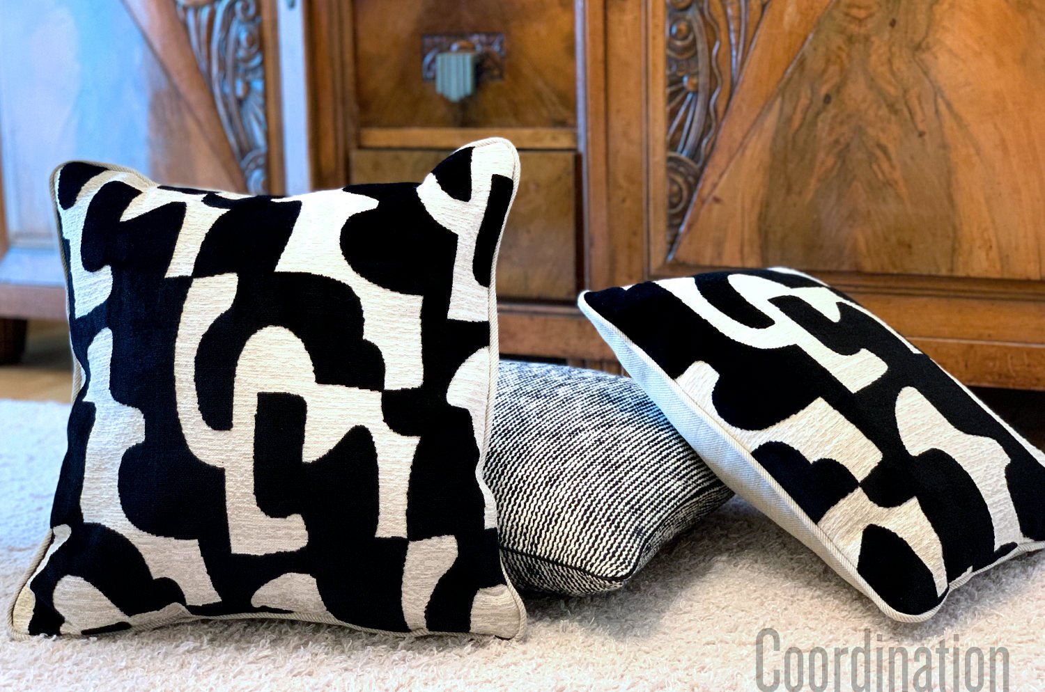 The Grazed フィスバ リーバシブル クッションカバー(ベージュ) 45