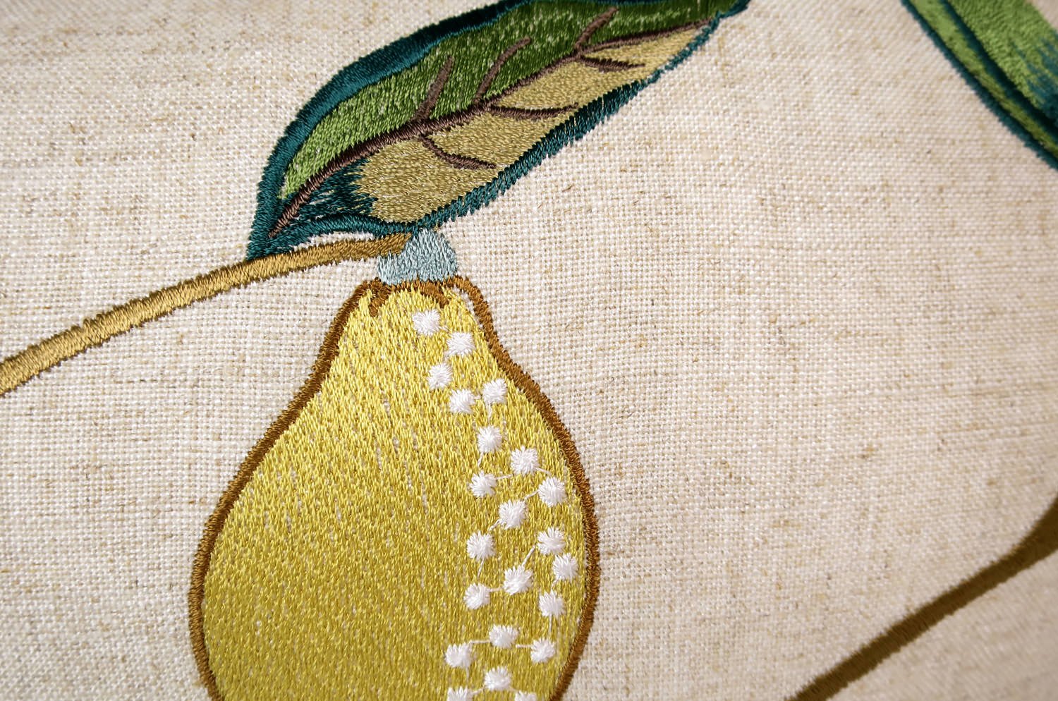 The MORRIS ウイリアムモリス レモンツリー 刺繍クッション(ライトグリーン) 50×35cm 中材付 - HOUSE OF JAPAN Shop