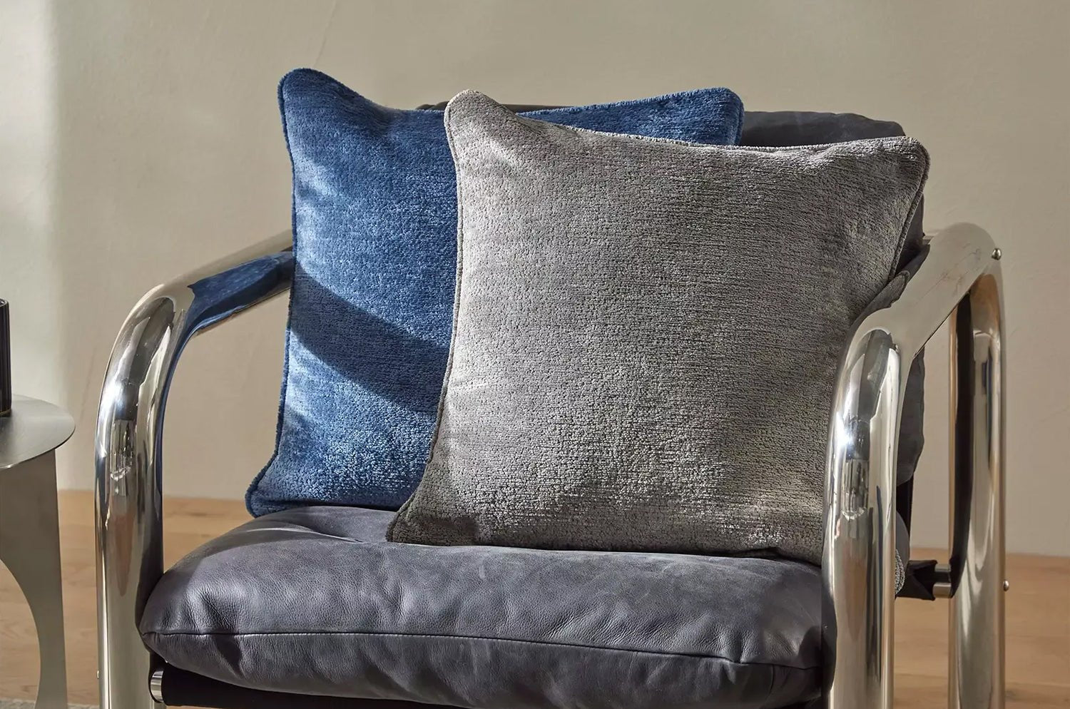 The Noble ソフトグロウベルベット パイピング付クッションカバー(Marine) 50×50cm - HOUSE OF JAPAN Shop