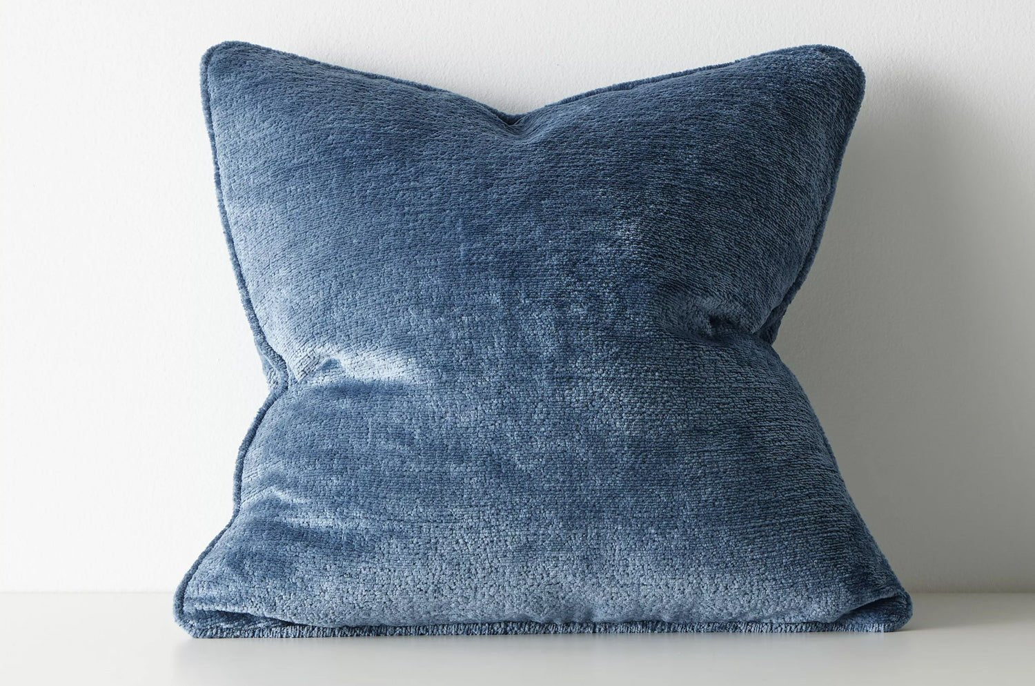 The Noble ソフトグロウベルベット パイピング付クッションカバー(Marine) 50×50cm - HOUSE OF JAPAN Shop