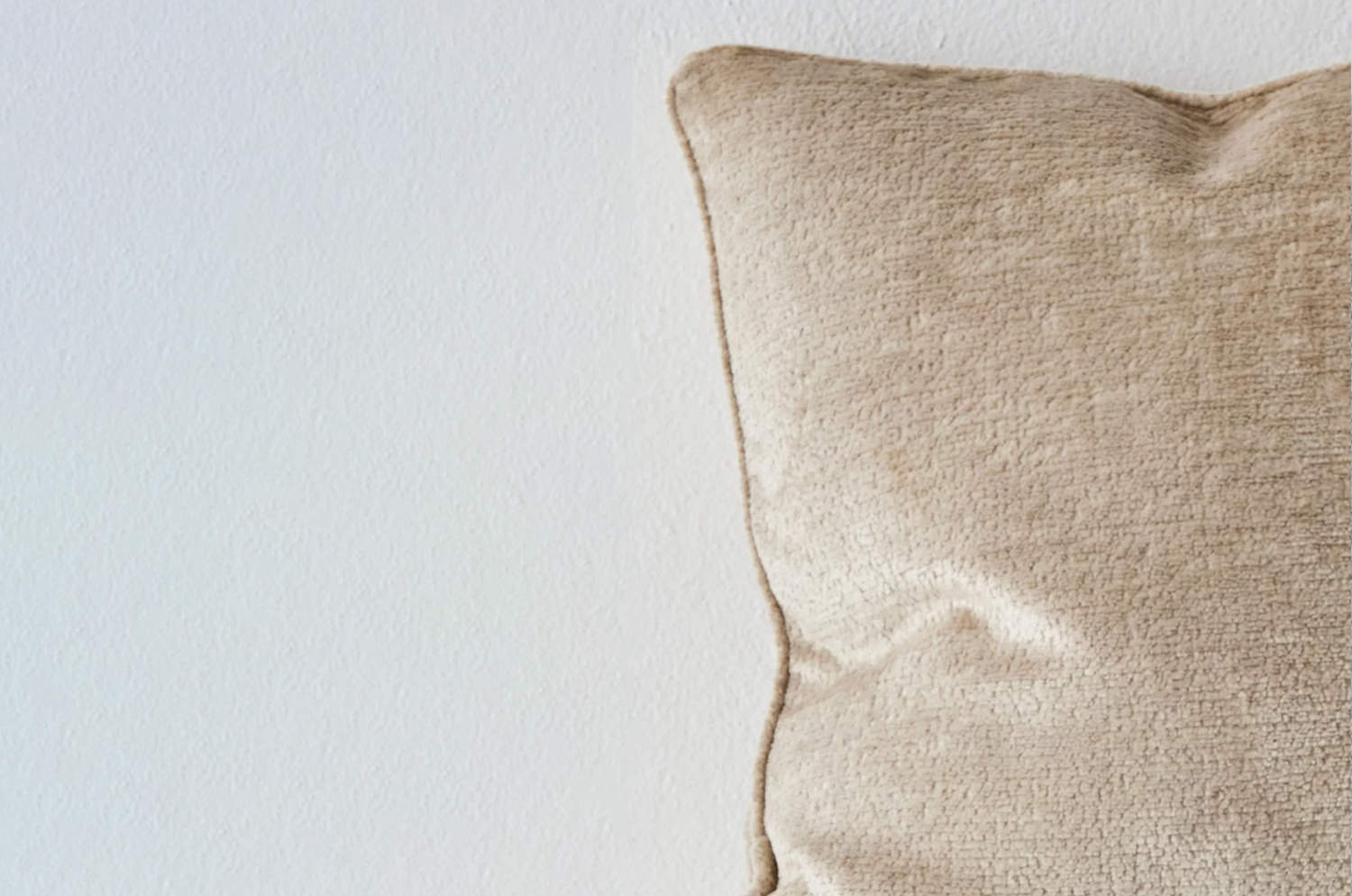 The Noble ソフトグロウベルベット パイピング付クッションカバー(Oatmeal) 50×50cm - HOUSE OF JAPAN Shop