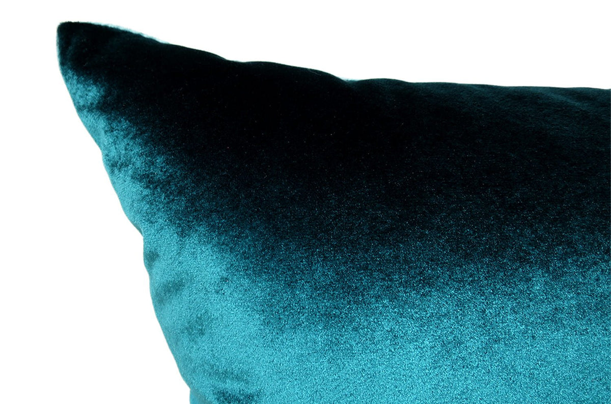 The NUAGE VELOURS ニュアージュ ベルベット クッションカバー Vert pao(ヴェール・パオン)孔雀色 45×45cm - HOUSE OF JAPAN Shop