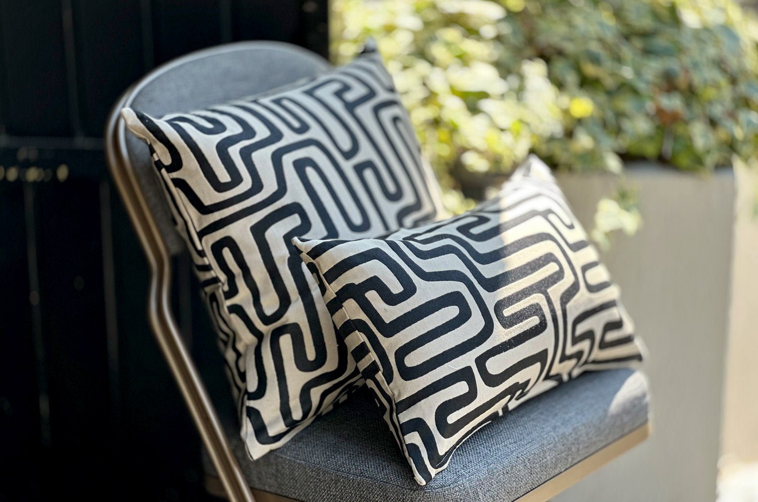 The Organic Maze 迷路柄 スタイルジャガード クッション 45×30cm 中材付 - HOUSE OF JAPAN Shop