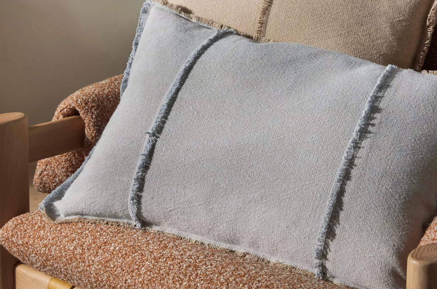 The Pure Fringe 自然素材フリンジ付きクッション リネン&コットン (PaleBlueGray) 60×40cm 中材付 - HOUSE OF JAPAN Shop