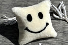 The SMILE 『ニコフェイス®』 スマイル ムートン クッション (ホワイト) 35×35cm 中材付 - HOUSE OF JAPAN Shop