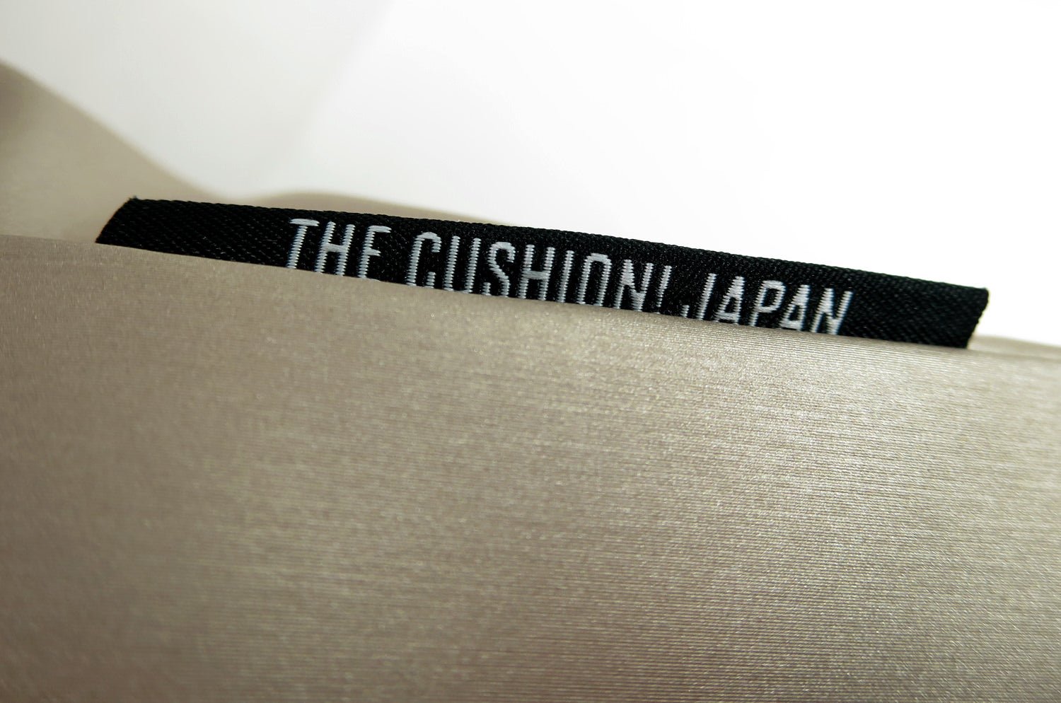 The TUCSON アルマーニカーザ ツーソン クッション 45×30cm 中材付 - HOUSE OF JAPAN Shop